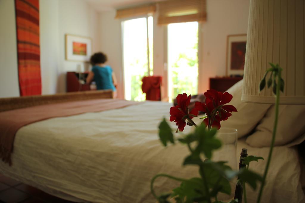 Bed and Breakfast A Casa Da Arvore Вила-Нова-де-Мильфонт Номер фото